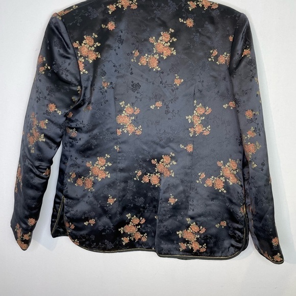 Asian floral satiny jacket - Picture 5 of 10